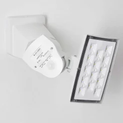 Applique Murale D'Exterieur Loit Led Blanc, 1 Lumiere, Detecteur De Mouvement